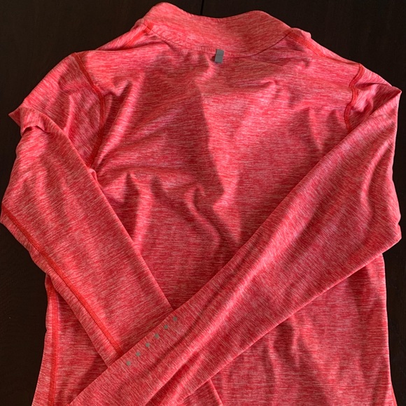 Women’s Nike Quarterzip (M) - Picture 2 of 2